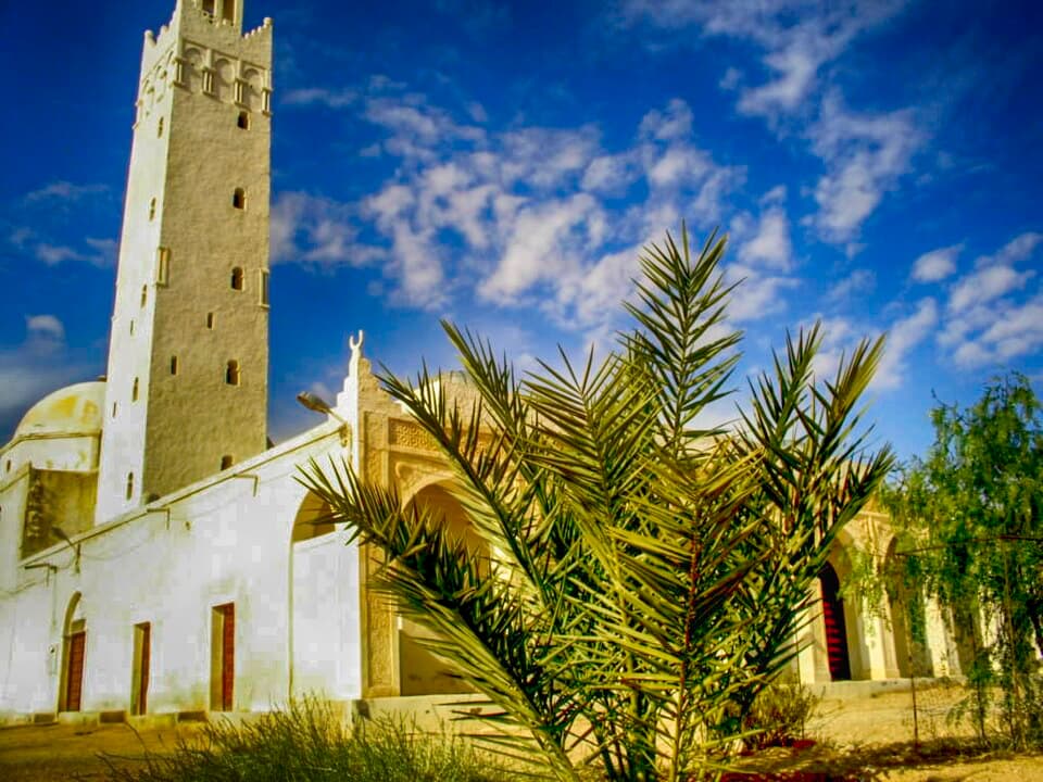 La Mosquée Sidi Khaled : Un Phare Spirituel au Style Andalou - 1