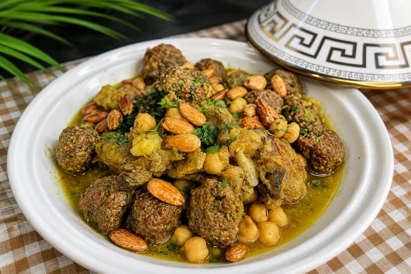 Le Mtewem d’Alger : L’Exquise Tradition Culinaires et l’Art de Vivre de la Capitale