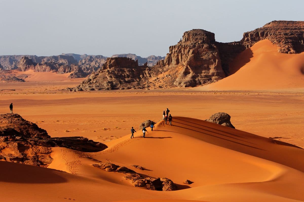 How many days are needed to visit the Sahara?