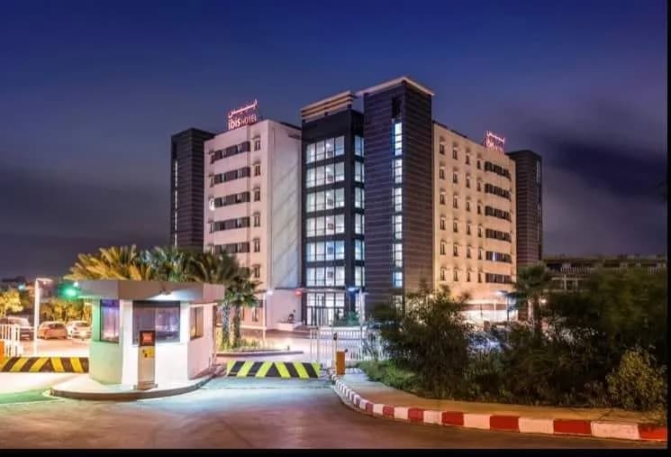 Hôtel Ibis - 1